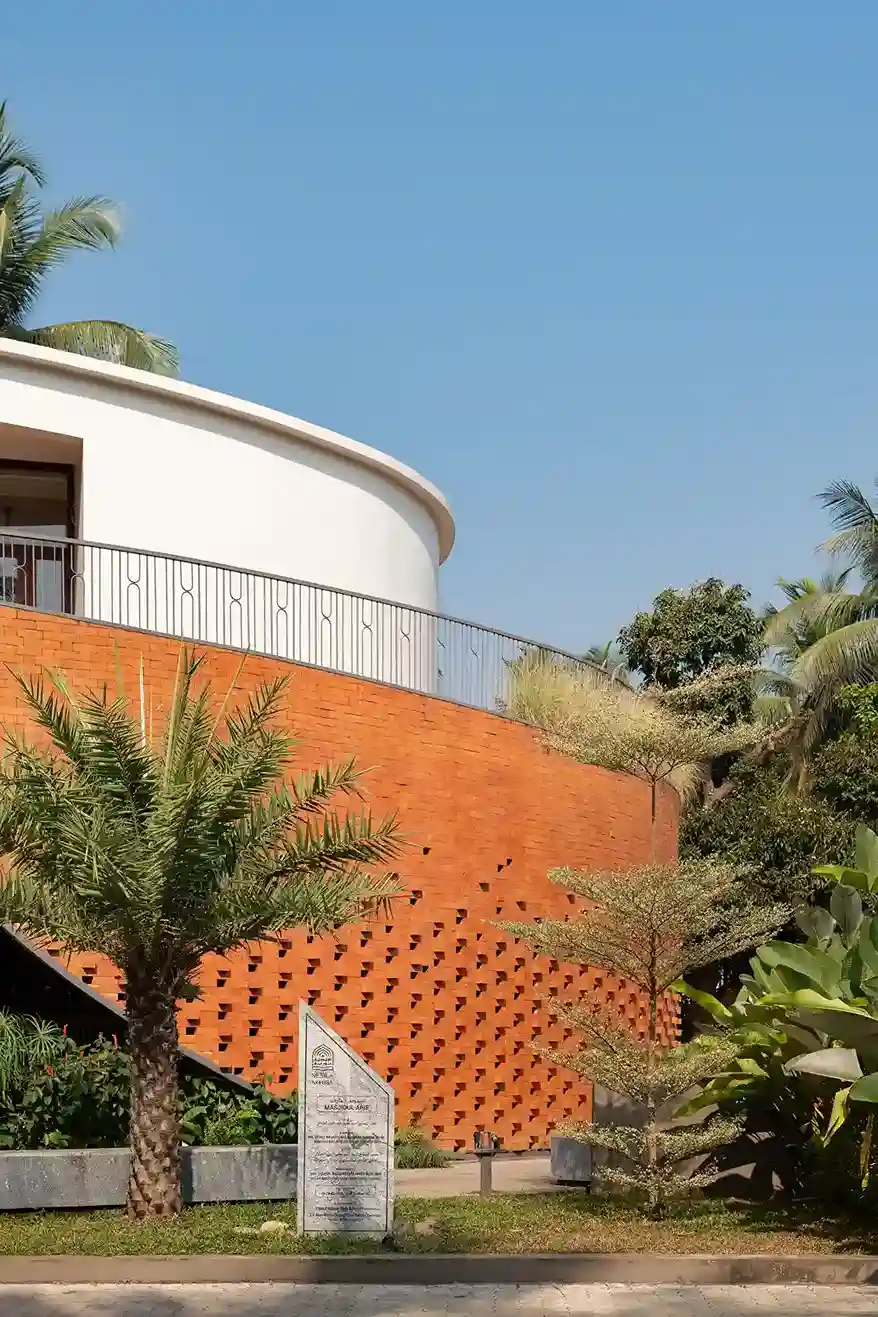 masjidul-arif-contemporary-mosque-exterior-kerala.