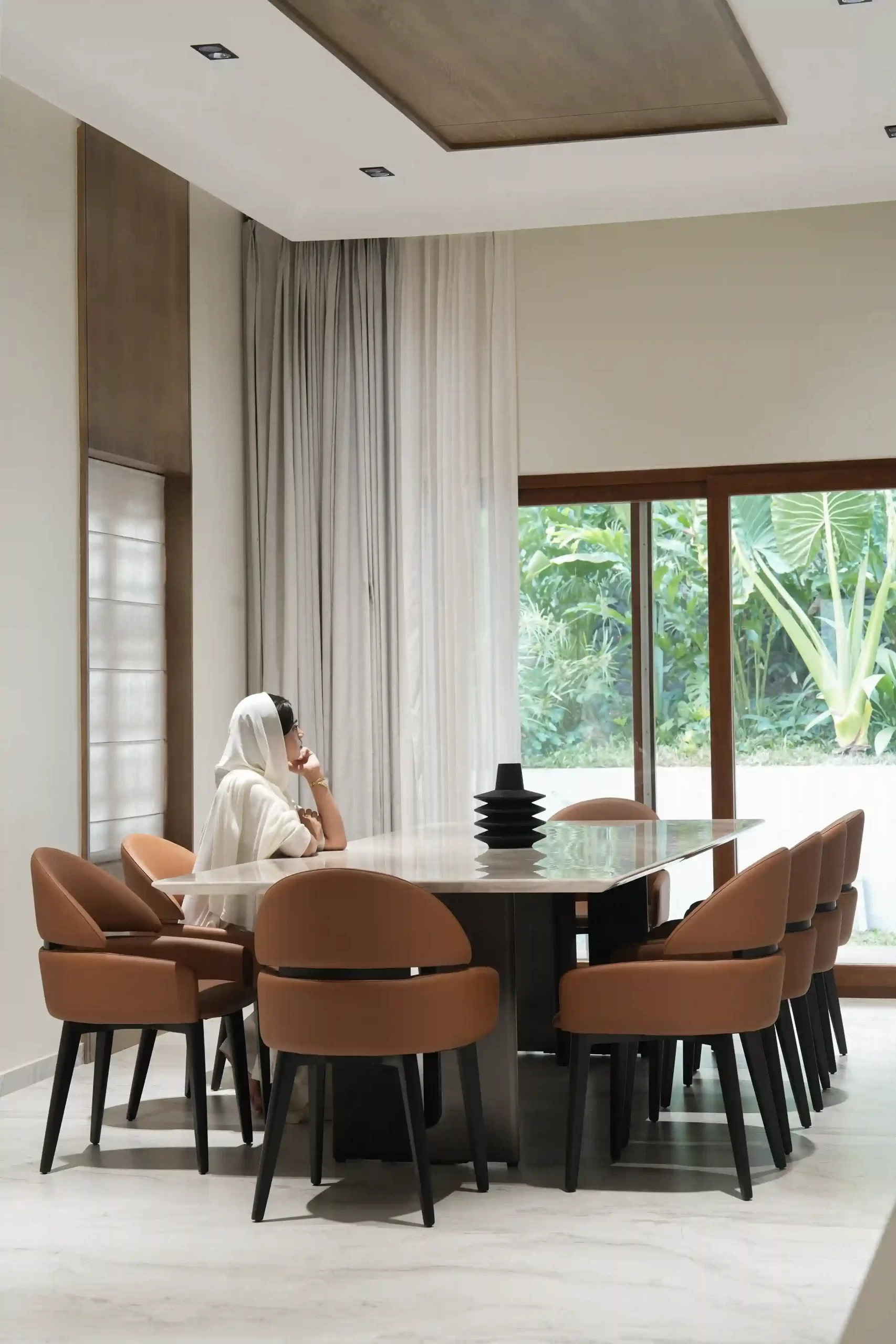 raaha-mansion-luxury-dining-space-patio-view