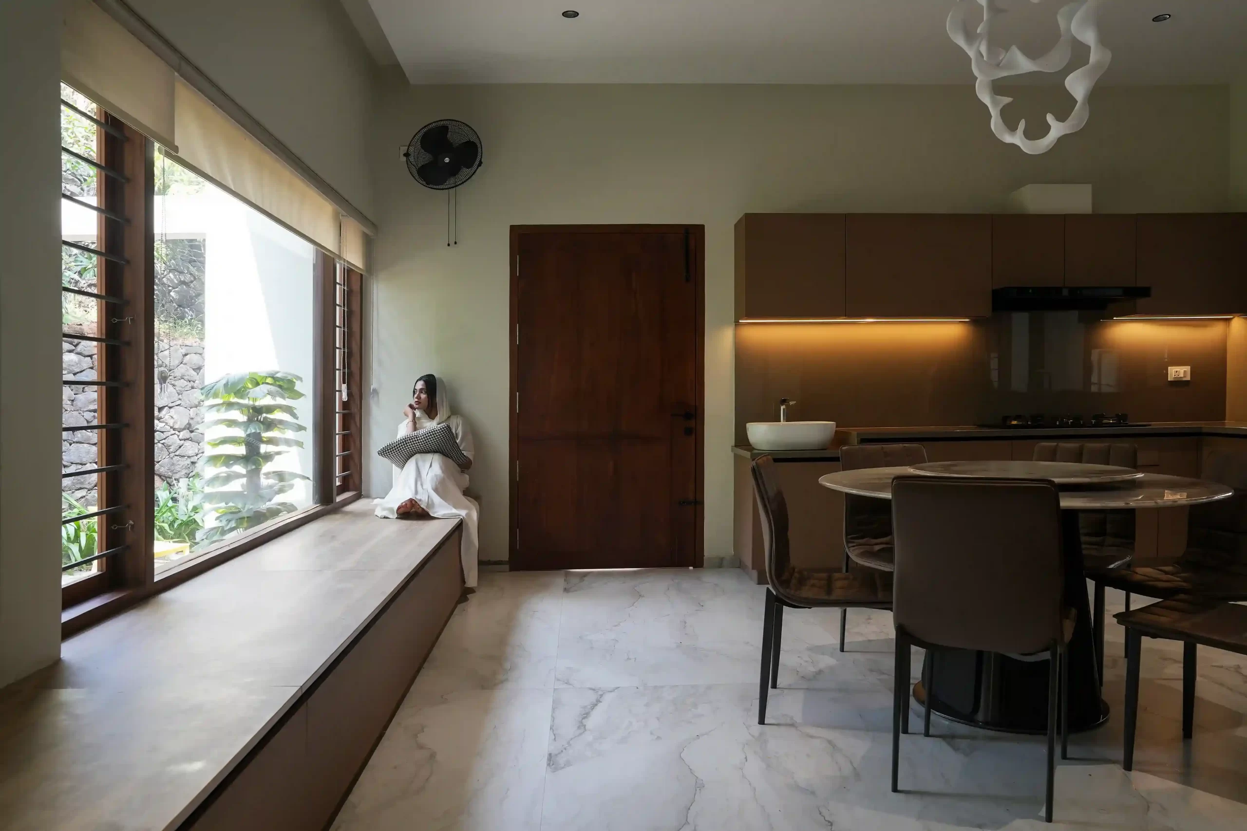 raaha-mansion-minimal-kitchen-interior-renovation.