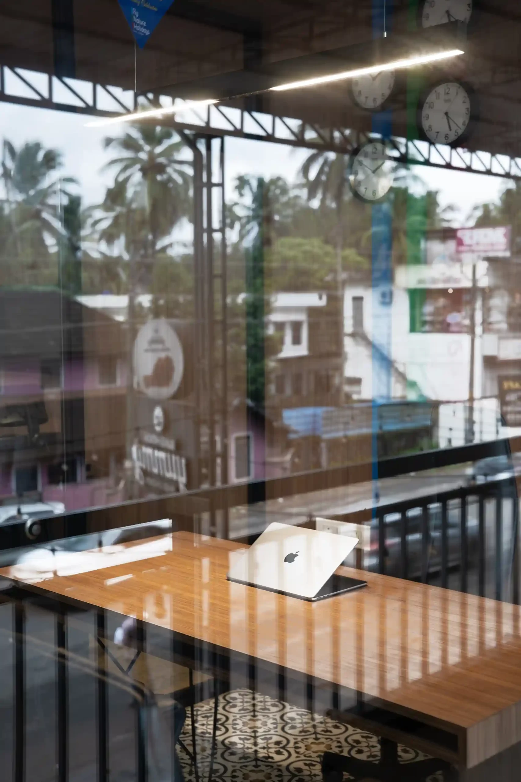 kondotty-office-interior-natural-daylight-view