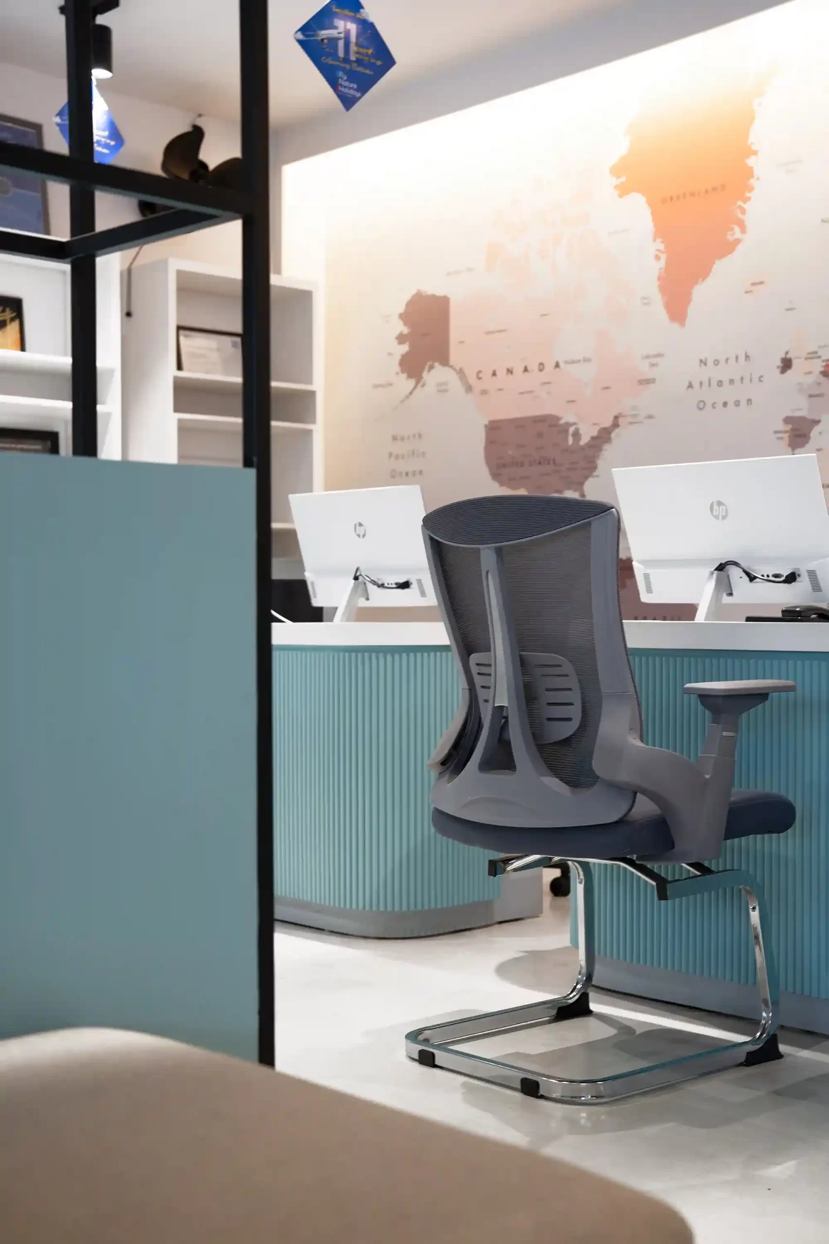 travel-themed-office-feature-wall-graphics
