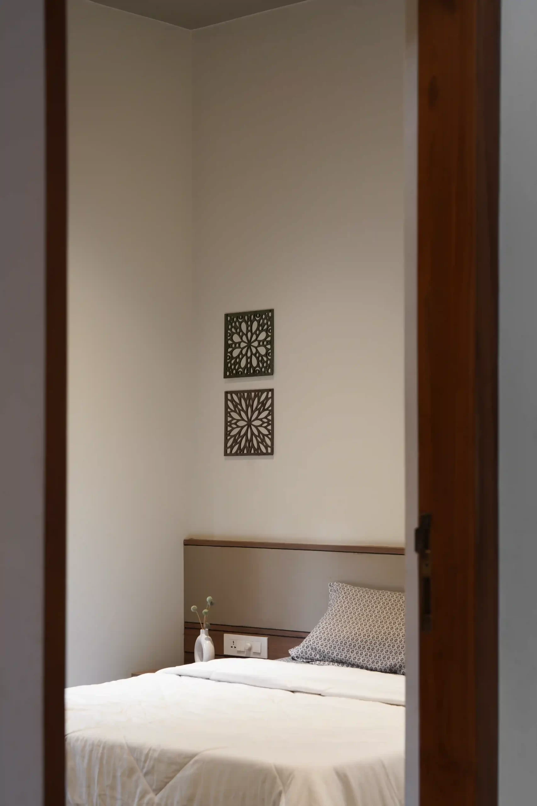 Contemporary house design Kerala modern bedroom space