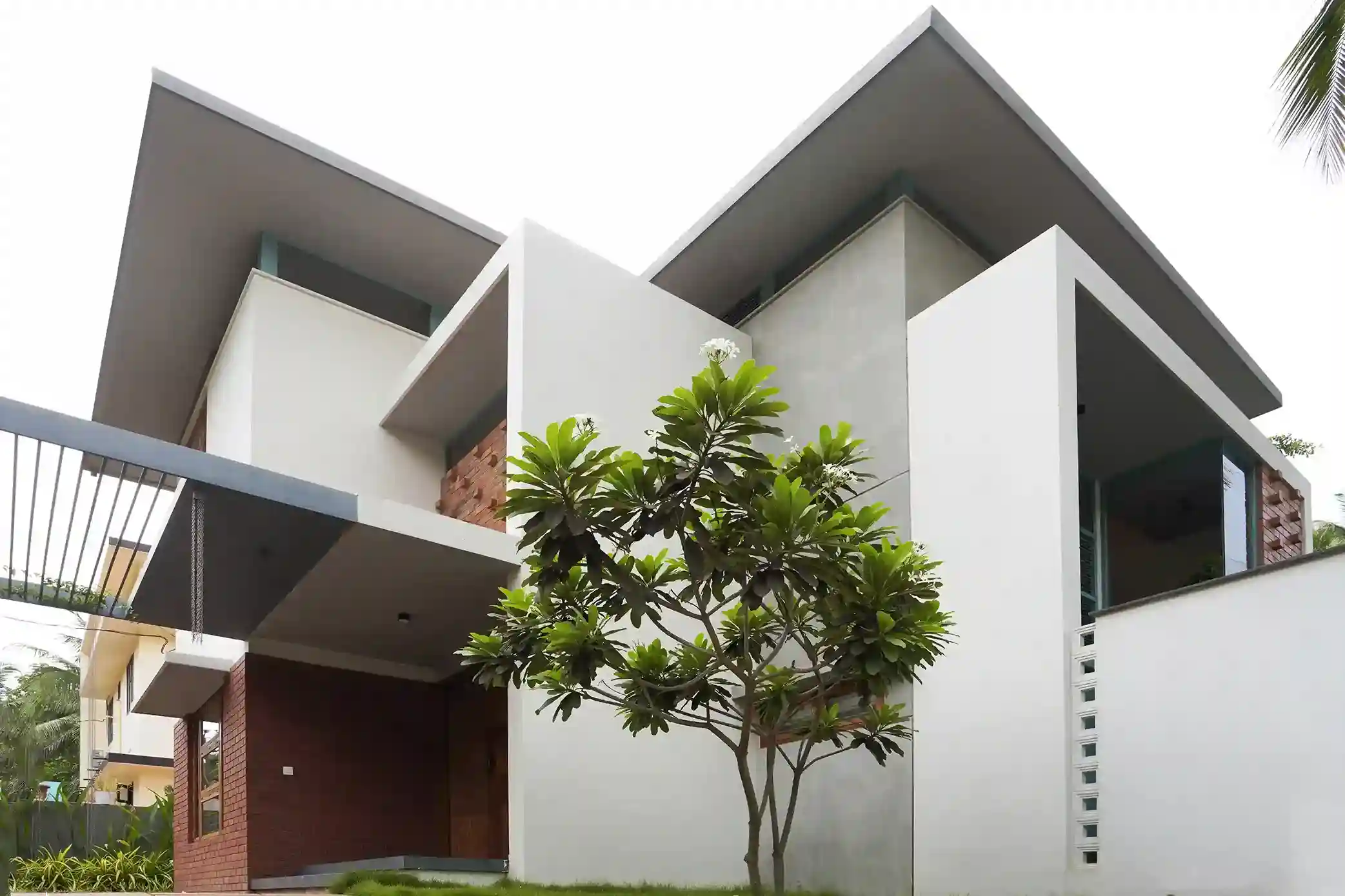 contemporary house design kerala exterior view