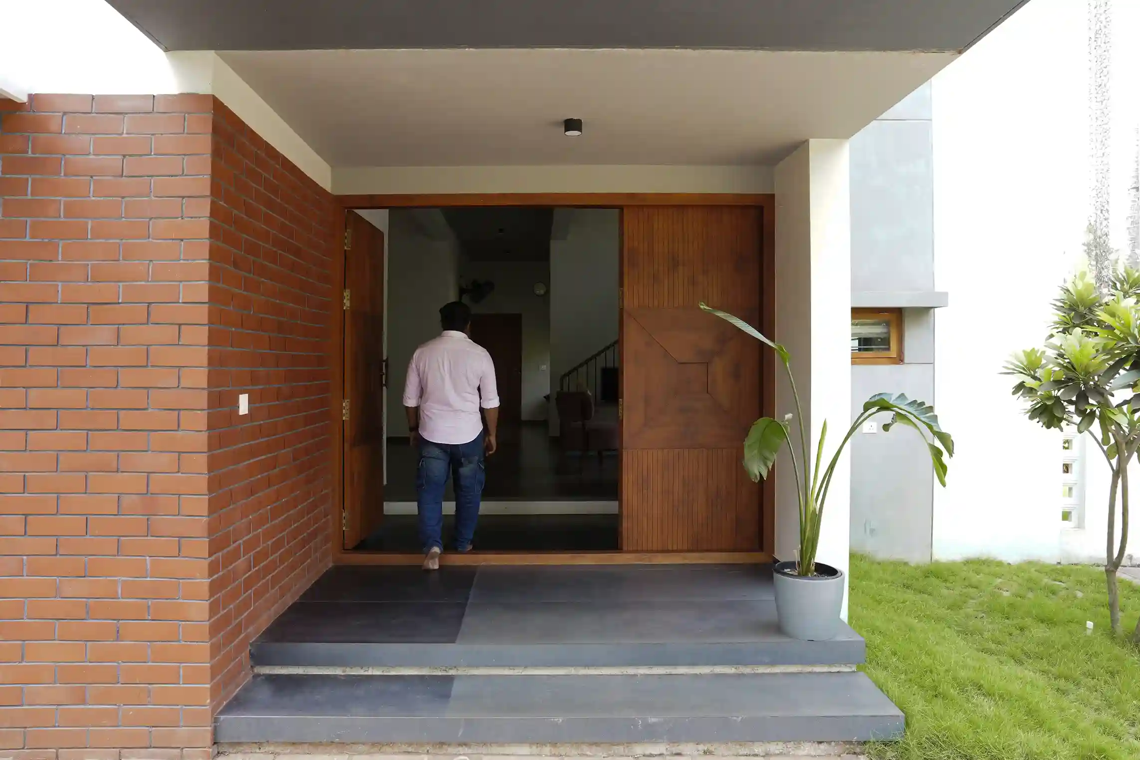 sit out view by faseel residence