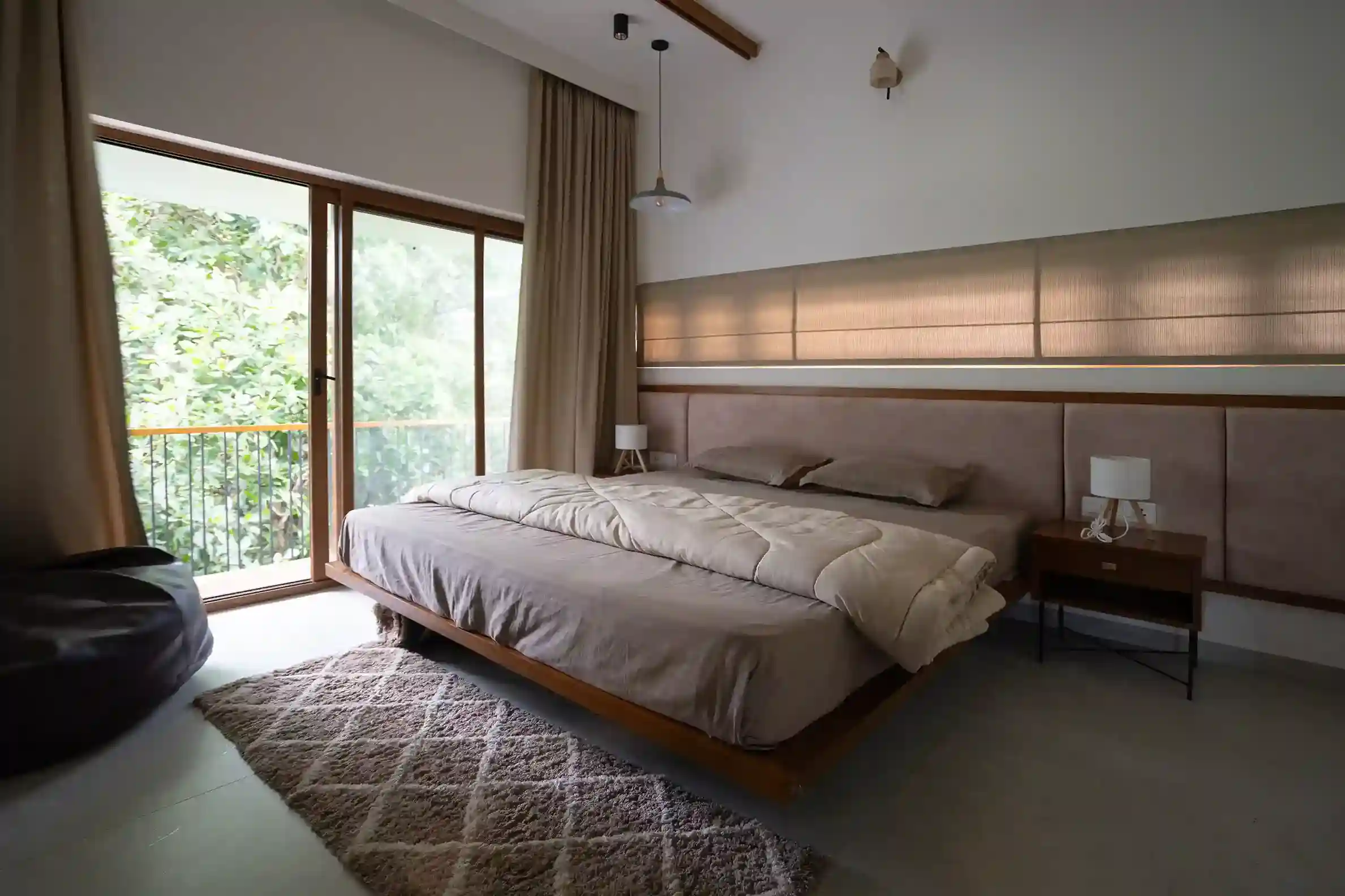 amir-residence-pulikkal-minimalist-bedroom-balcony
