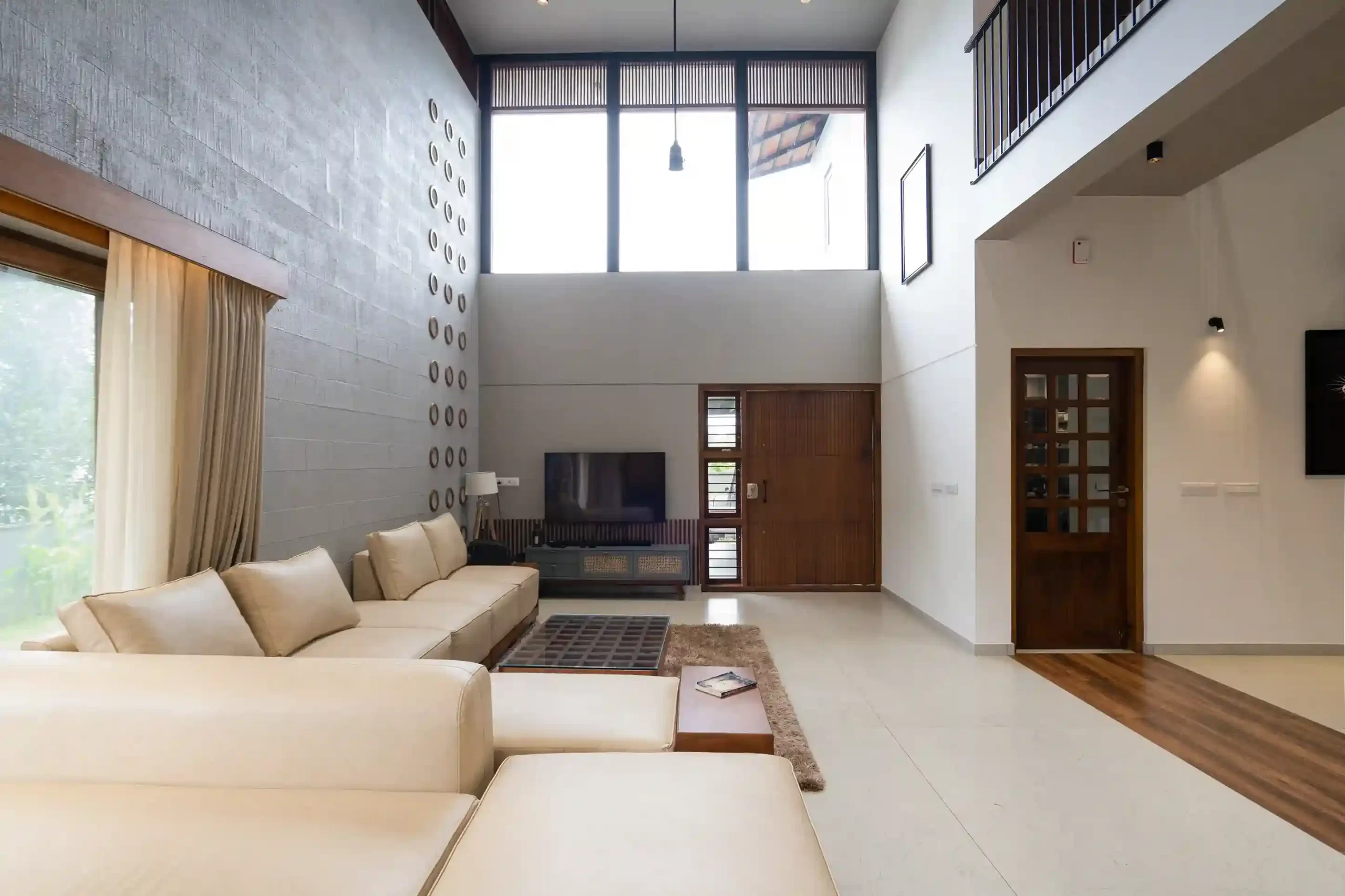 duoble height living space for tropical modern house