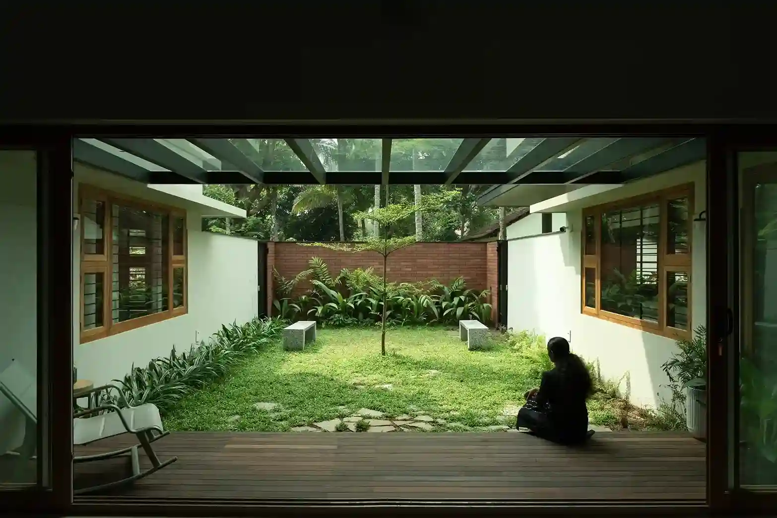 echo-residence-central-courtyard-view