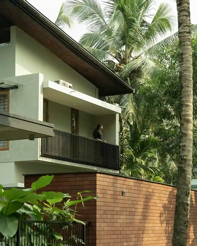 modern-tropical-residence-side-view-malappuram-kerala.