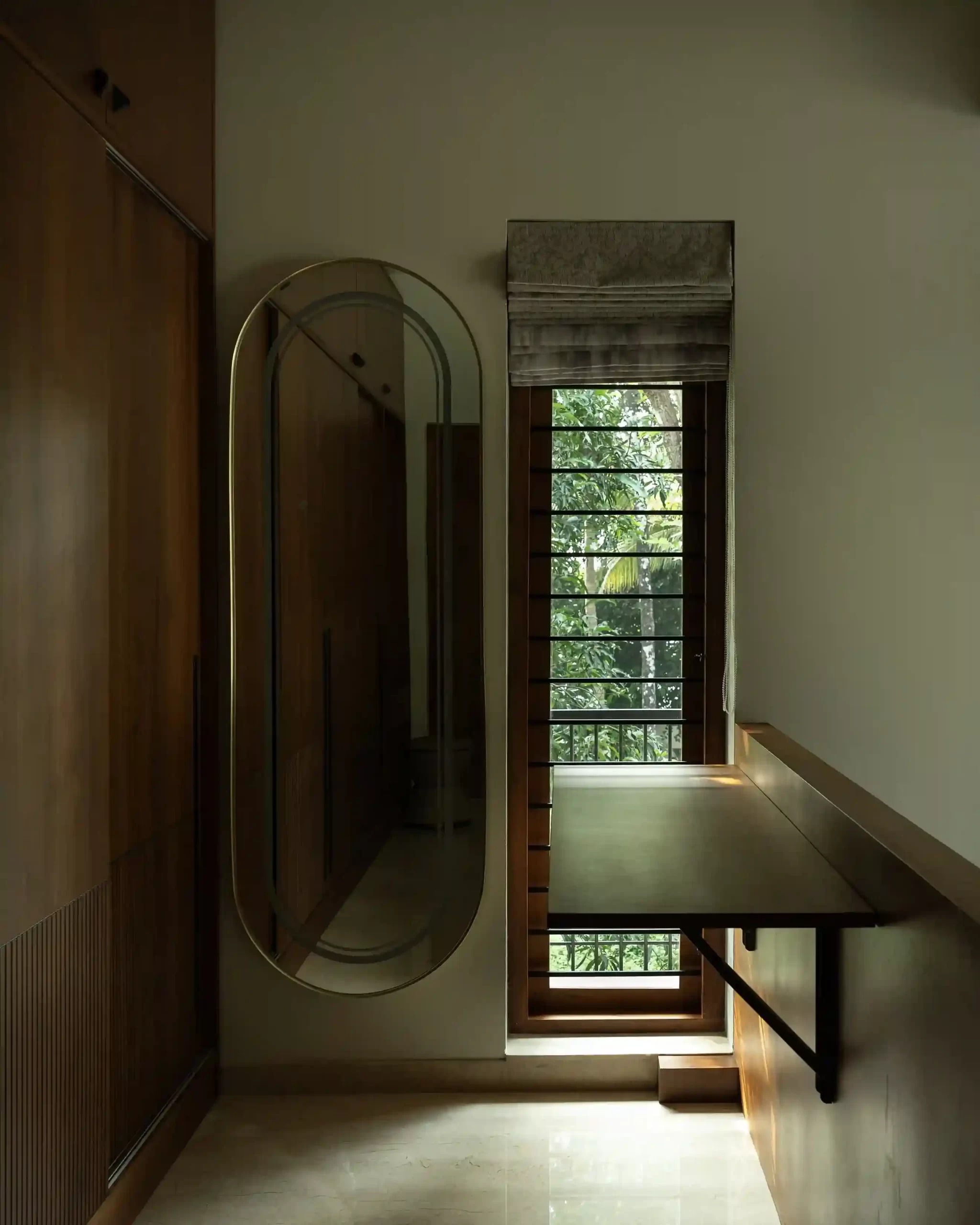 warm-wooden-wardrobe-design-with-vanity-mirror