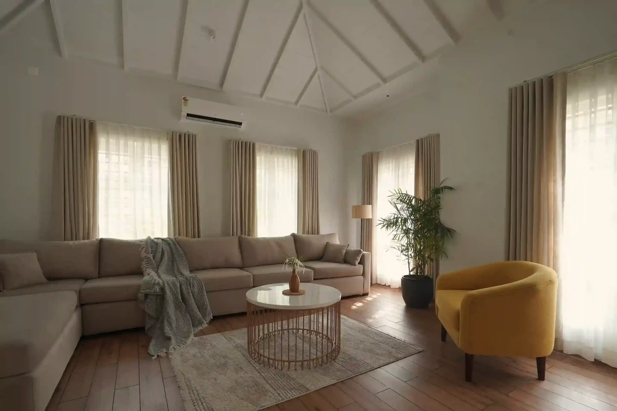 5th-avenue-colonial-living-interior