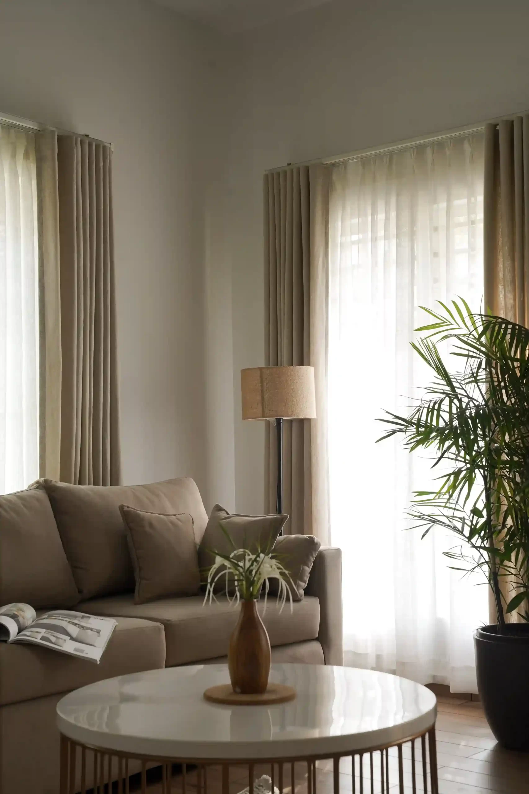 5th-avenue-living-room-interior-colonial-style