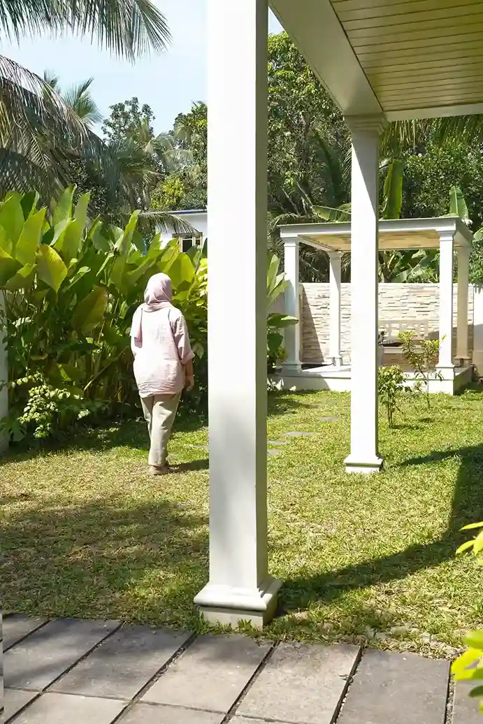 Colonial Style House landscape design