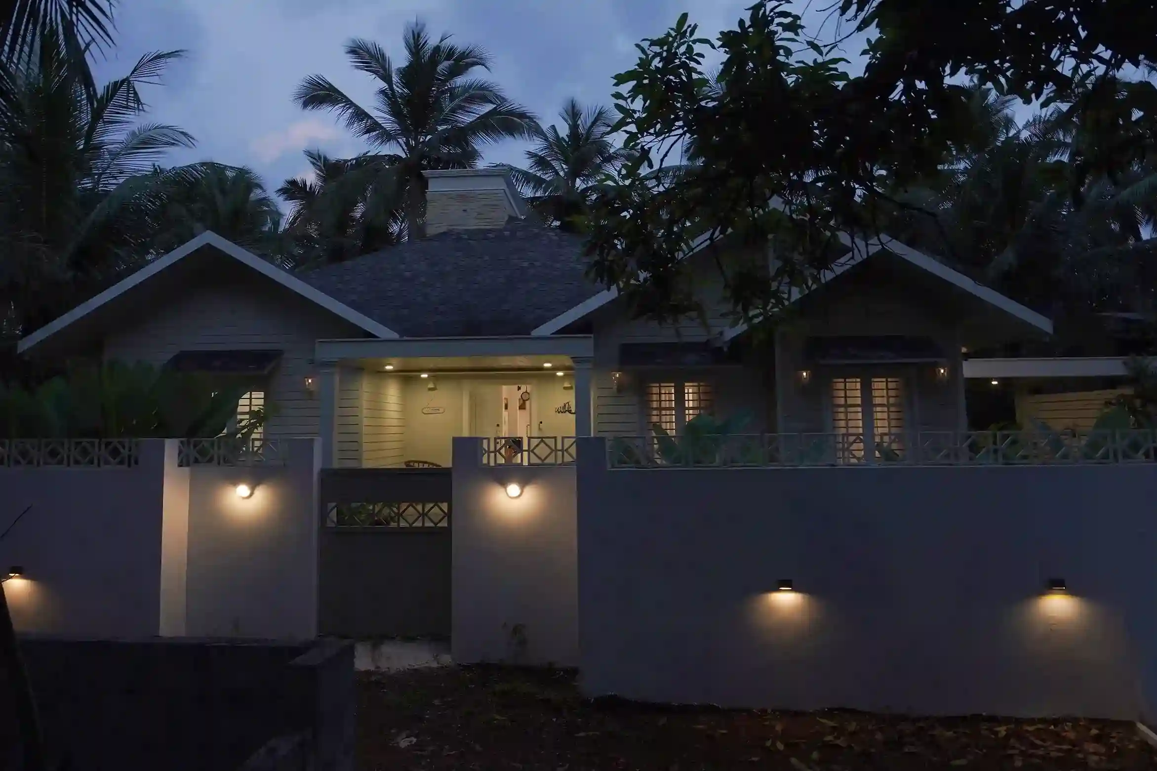 colonial style house in kerala