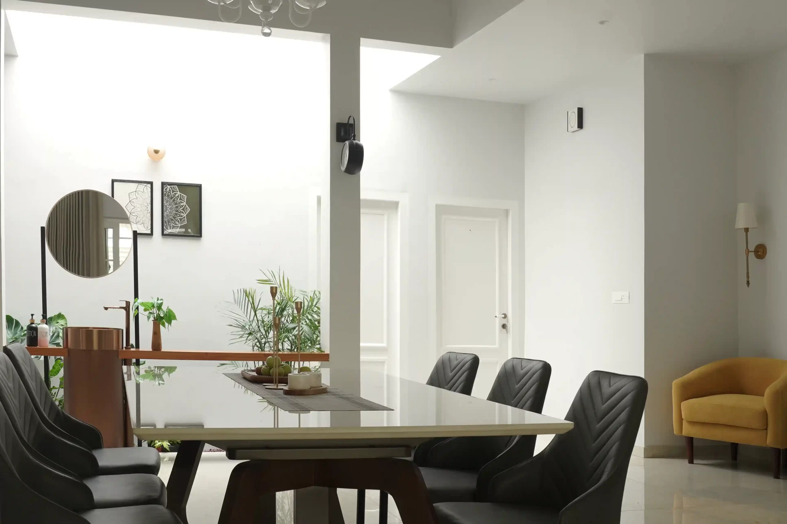 dining interior tharayittal